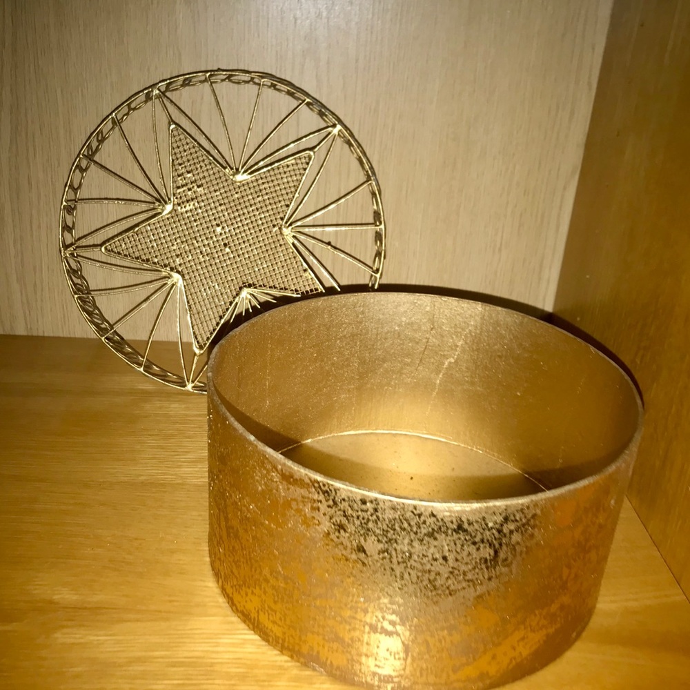 New Handmade Box Gold Color Star Design - Picture 7 of 16